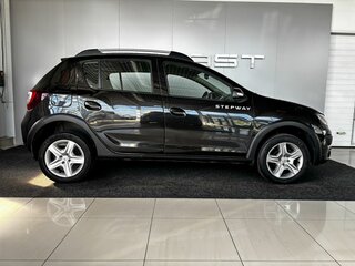 2017 Renault Sandero Stepway II, чёрный, 1139000 рублей, вид 3