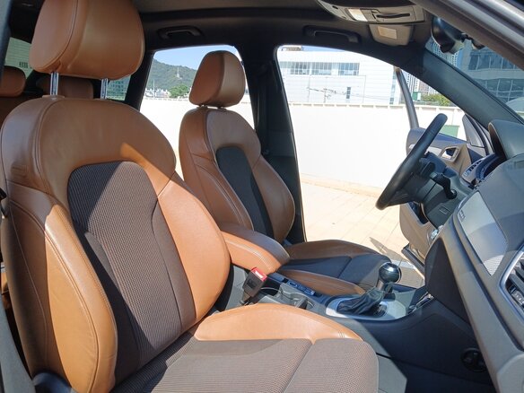 2015 Audi Q3 I (8U) Рестайлинг, чёрный, 1900000 рублей - вид 8