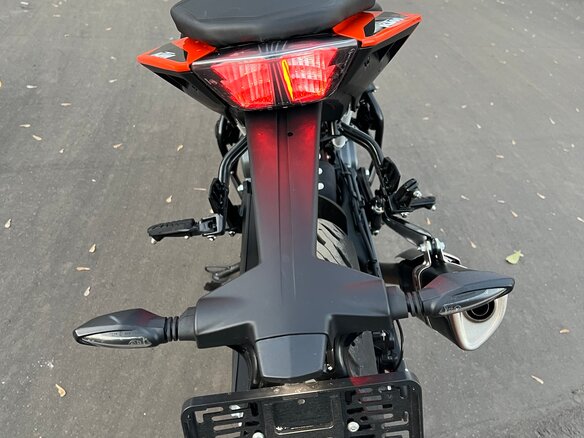 2023 KTM 125 Duke, белый, 559999 рублей - вид 12