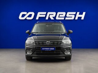 2017 Volkswagen Tiguan II, чёрный, 2498055 рублей, вид 3