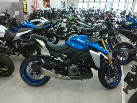 2023 Suzuki GSX-S 1000, синий, 1275000 рублей, вид 2