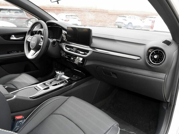 2026 Kia K3 II (China Market) Рестайлинг, белый, 2270700 рублей - вид 18