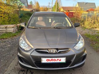 2013 Hyundai Solaris I, серый, 820000 рублей, вид 2