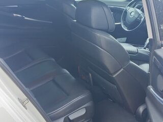 2010 BMW 5 серии Gran Turismo 530d VI (F10/F11/F07), белый, 2000000 рублей, вид 3