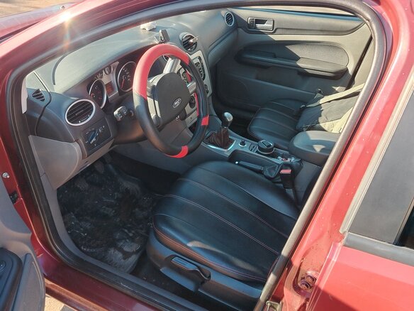 2008 Ford Focus II Рестайлинг, красный, 350000 рублей - вид 5