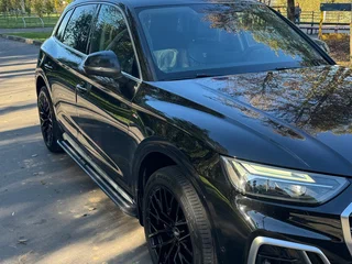 2021 Audi Q5 L 45 TFSI II (FY) Рестайлинг, чёрный, 4250000 рублей, вид 5