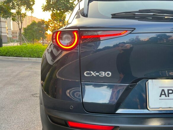 2023 Mazda CX-30 I, синий, 1630000 рублей - вид 15