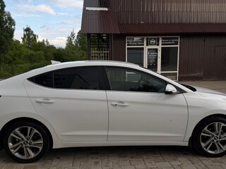 2017 Hyundai Elantra VI (AD), белый, 1400000 рублей, вид 5