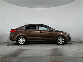 2016 Kia Rio III Рестайлинг, коричневый, 868790 рублей, вид 4