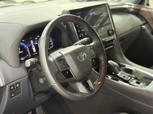 2023 Toyota Alphard IV, чёрный, 13999000 рублей - вид 12
