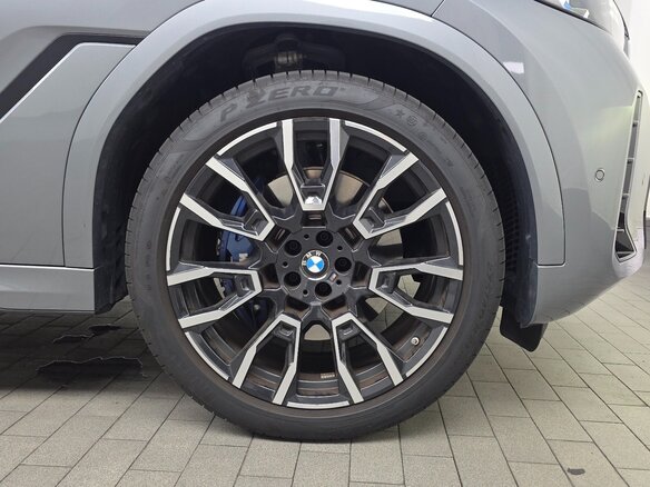 2025 BMW X6 40i III (G06) Рестайлинг, серебристый - вид 5