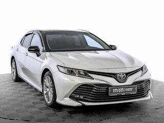 2020 Toyota Camry VIII (XV70), белый, 2915000 рублей, вид 3
