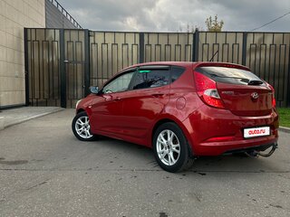 2015 Hyundai Solaris I Рестайлинг, красный, 700000 рублей, вид 5