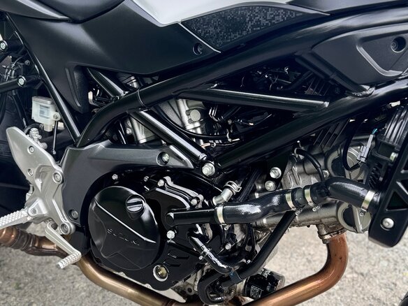 2016 Suzuki SV 650, белый, 500000 рублей - вид 14