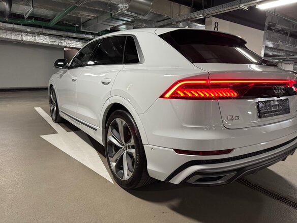 2020 Audi Q8 50 TDI I (4M), белый, 6250000 рублей - вид 19
