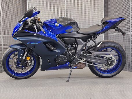2022 Yamaha YZF-R7, синий, 799000 рублей, вид 5