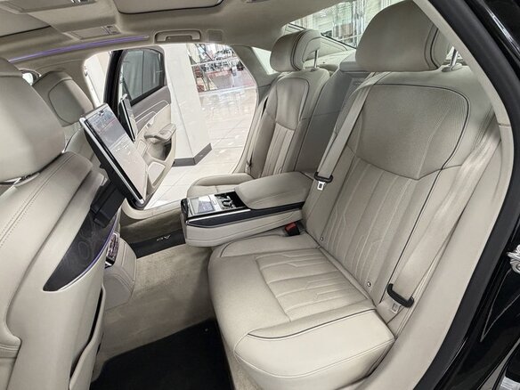 2018 Audi A8 Long 55 TFSI IV (D5), чёрный, 5700000 рублей - вид 16