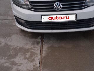 2016 Volkswagen Polo V Рестайлинг, белый, 835000 рублей, вид 1