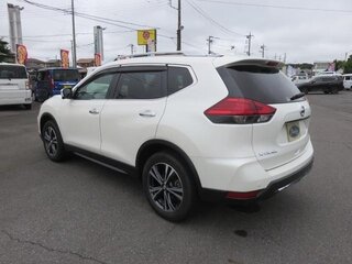 2018 Nissan X-Trail III Рестайлинг, белый, 1900000 рублей, вид 5