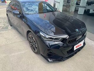 2025 BMW 5 серии Long 530Li xDrive VIII (G60/G61/G68), чёрный, 6579225 рублей, вид 2