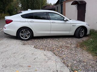 2012 BMW 5 серии Gran Turismo 530d xDrive VI (F10/F11/F07), белый, 2250000 рублей, вид 3
