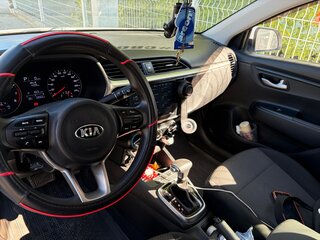 2021 Kia Rio IV Рестайлинг, белый, 1800000 рублей, вид 4