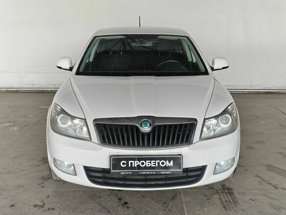 2012 Skoda Octavia II (A5) Рестайлинг, белый - вид 1