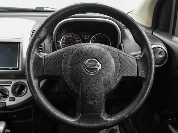 2010 Nissan Note I Рестайлинг, серебристый, 679000 рублей - вид 13