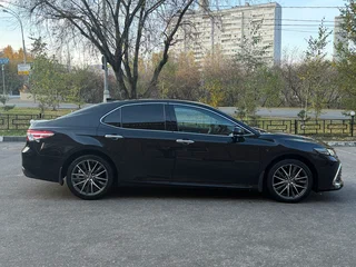 2023 Toyota Camry VIII (XV70) Рестайлинг, чёрный, 3700000 рублей, вид 2