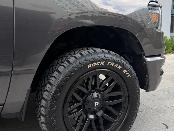 2021 Ram 1500 Quad Cab IV (DS/DJ), серый, 4650000 рублей - вид 15