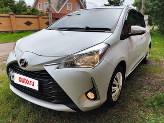 2019 Toyota Vitz III (XP130) Рестайлинг, белый, 951000 рублей, вид 2