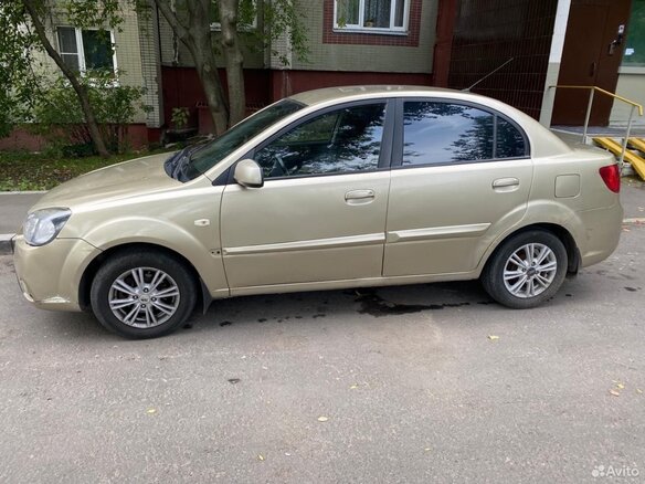 2009 Kia Rio II, бежевый, 260000 рублей - вид 6