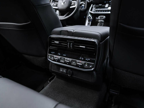 2026 Toyota Land Cruiser 300 Series, чёрный, 14800000 рублей - вид 18