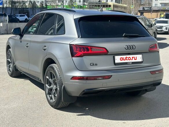 2018 Audi Q5 45 TFSI II (FY), серый, 2630000 рублей - вид 5
