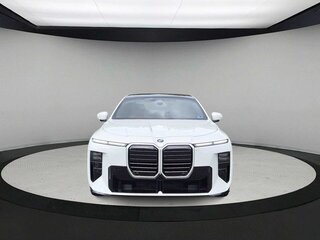 2026 BMW 7 серии 740 xDrive VII (G70) Рестайлинг, белый, 16652931 рублей, вид 2
