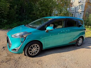 2019 Toyota Sienta II Рестайлинг, зелёный, 1690000 рублей, вид 1