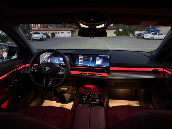 2025 BMW 5 серии Long 530Li VIII (G60/G61/G68), синий, 7700000 рублей - вид 28