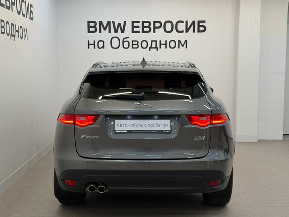 2017 Jaguar F-Pace I, серый, 2390000 рублей - вид 3