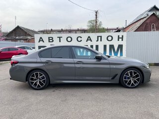 2021 BMW 5 серии 530d xDrive VII (G30/G31/G38) Рестайлинг, серый, 5950000 рублей, вид 3