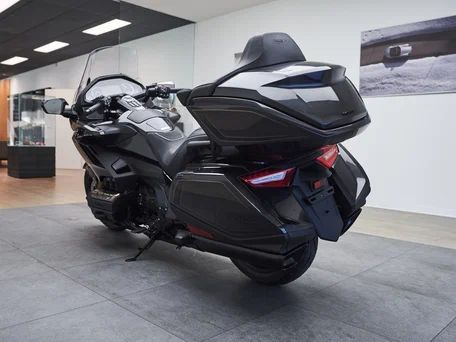 2026 Honda GL 1800 Gold Wing, чёрный, 3640000 рублей, вид 3