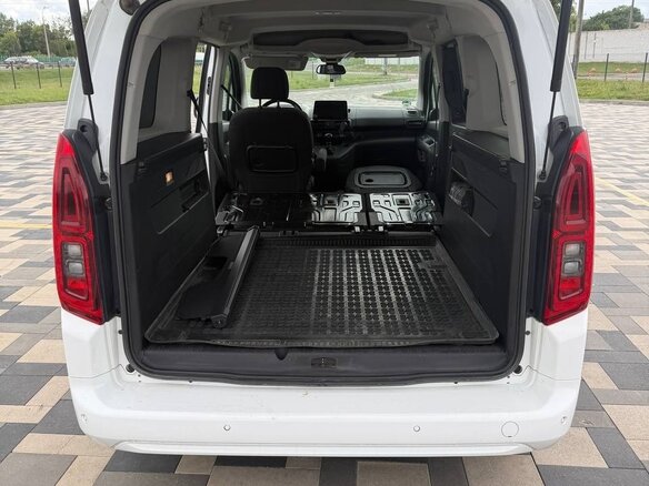 2022 Opel Combo XL E, белый, 1695000 рублей - вид 17