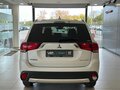 2018 Mitsubishi Outlander III Рестайлинг 2, белый, 1897000 рублей - вид 4