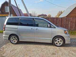 2002 Toyota Noah I (R60), серый, 1100000 рублей, вид 3