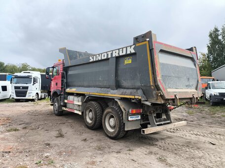 2023 Sinotruk Howo ZZ3257, красный, 6392000 рублей, вид 4