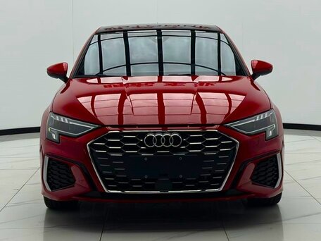 2023 Audi A3 Sportback 35 TFSI IV (8Y), красный, 1980000 рублей, вид 2
