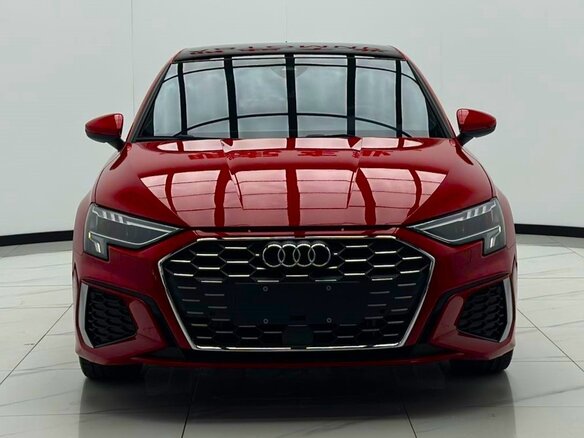 2023 Audi A3 Sportback 35 TFSI IV (8Y), красный, 1980000 рублей - вид 1