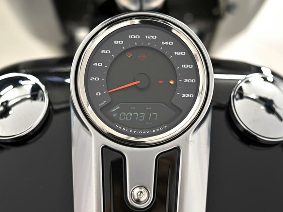 2017 Harley-Davidson Fat Boy, чёрный, 1729000 рублей - вид 8