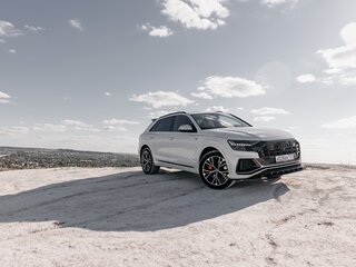 2020 Audi Q8 50 TDI I (4M), белый, 7399000 рублей, вид 2