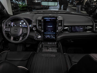 2026 Ram 1500 Crew Cab eTorque V Рестайлинг, серебристый, 11884243 рублей, вид 3
