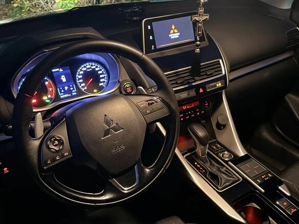 2019 Mitsubishi Eclipse Cross I, серебристый, 2100000 рублей - вид 8